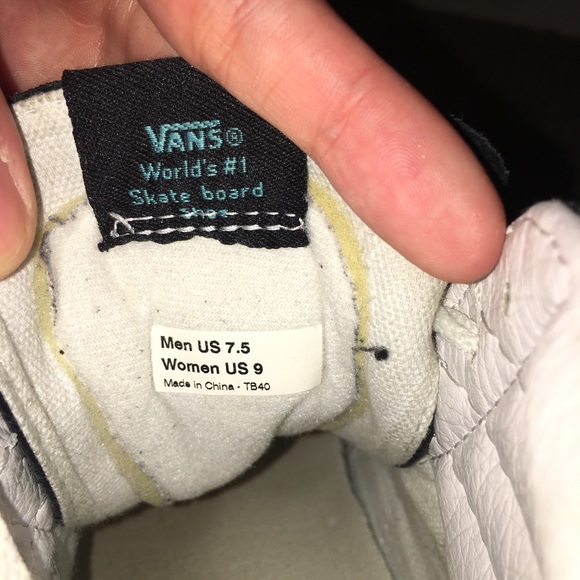 Vans - Picture 3 of 3